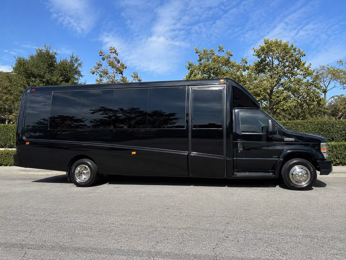 buses for multi day conferences at warren and macomb county venues