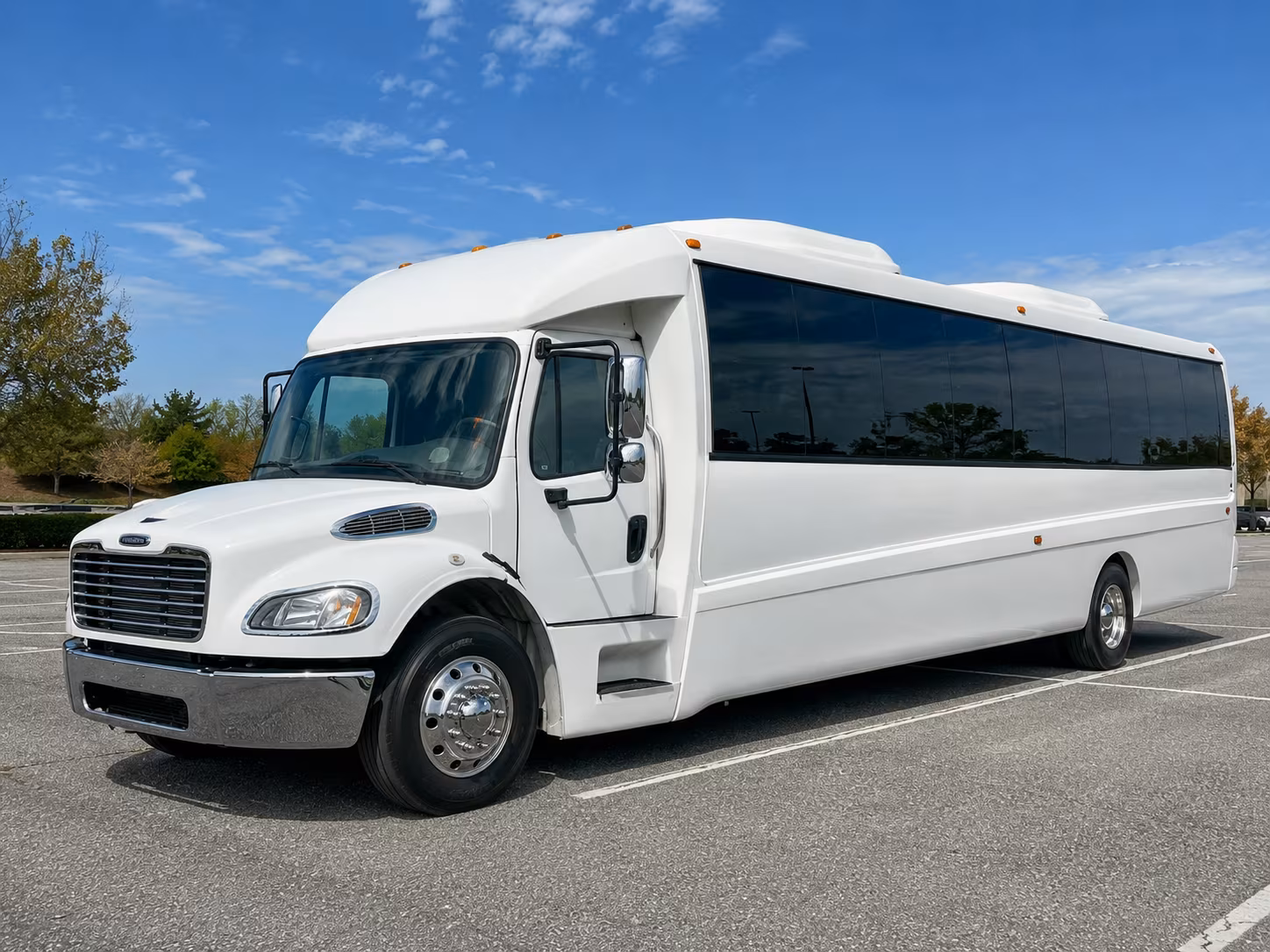 group hotel to airport shuttle buses for warren and macomb county events