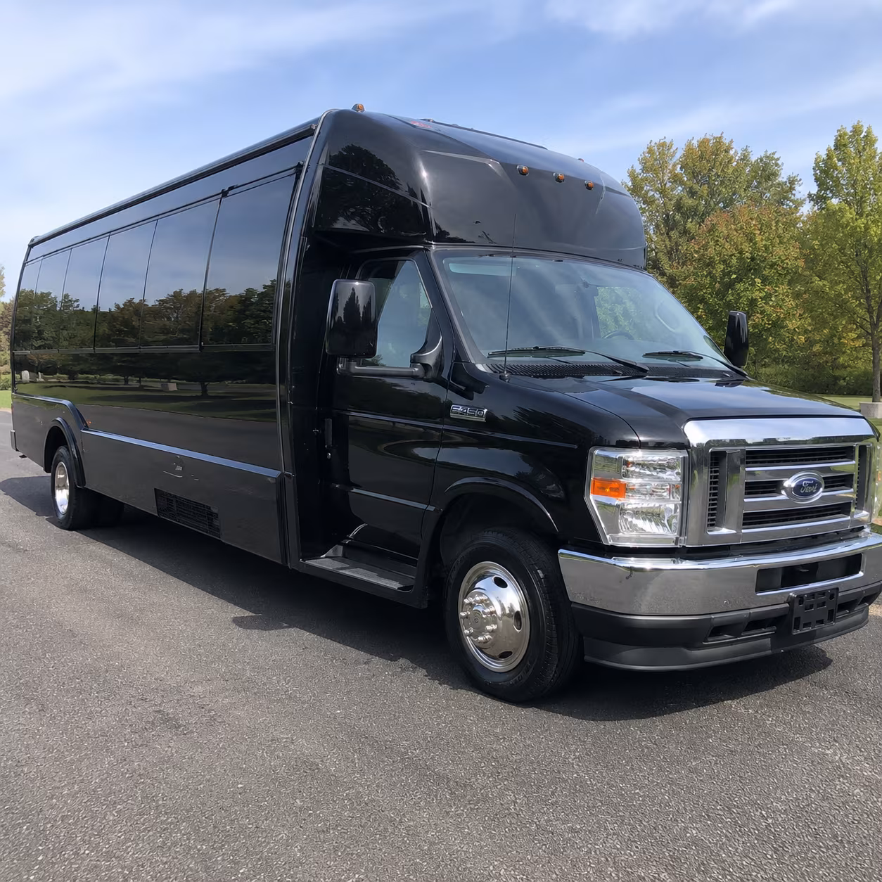 sweet 16 and quinceanera party buses in warren michigan
