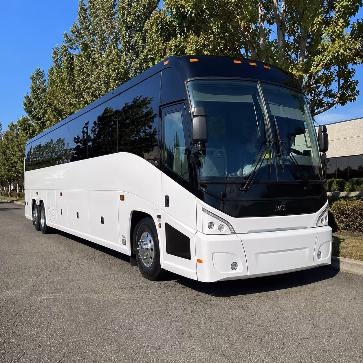 warren 50 passenger charter bus